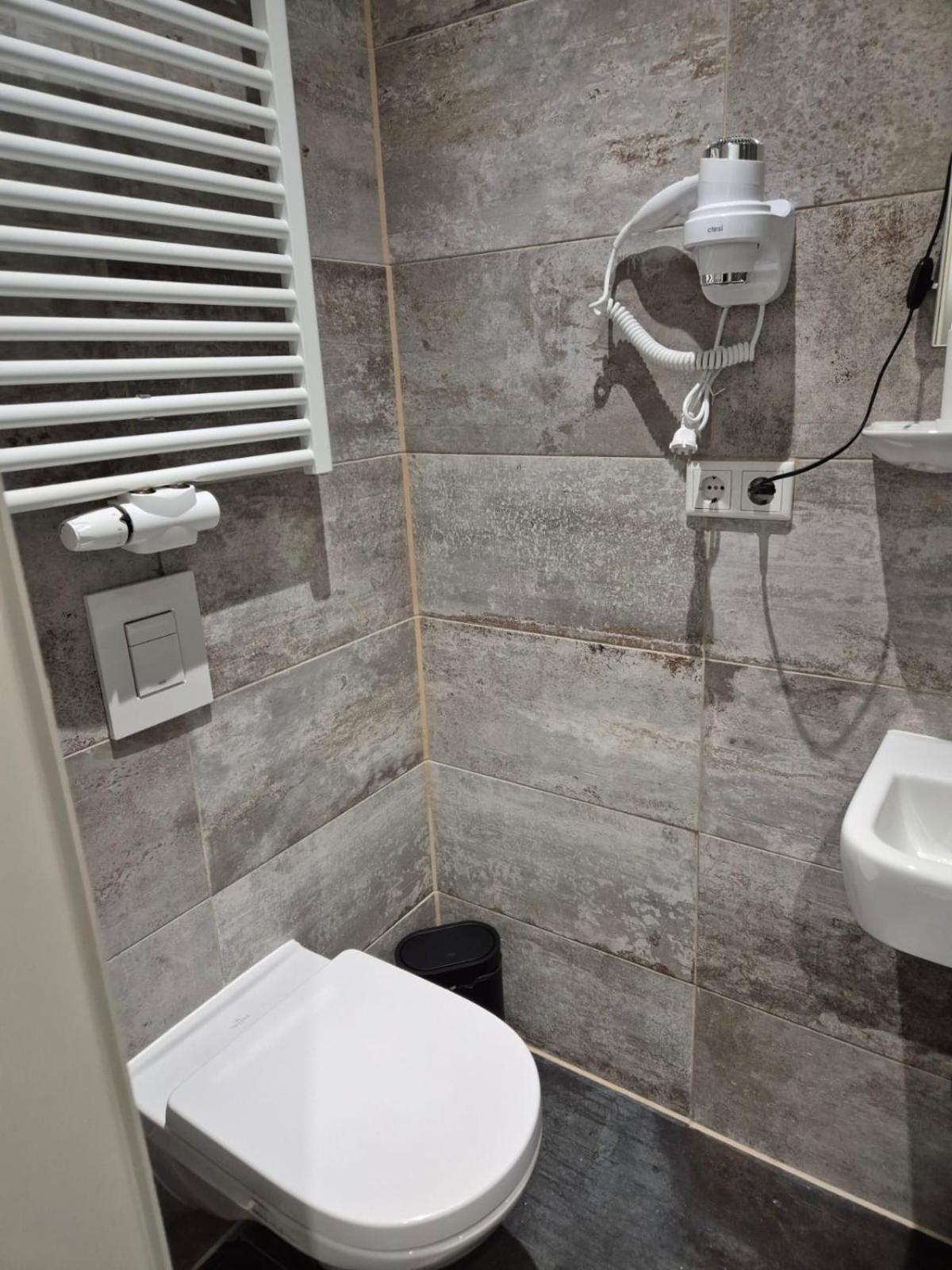 Hotel La Station Luxembourg Bagian luar foto