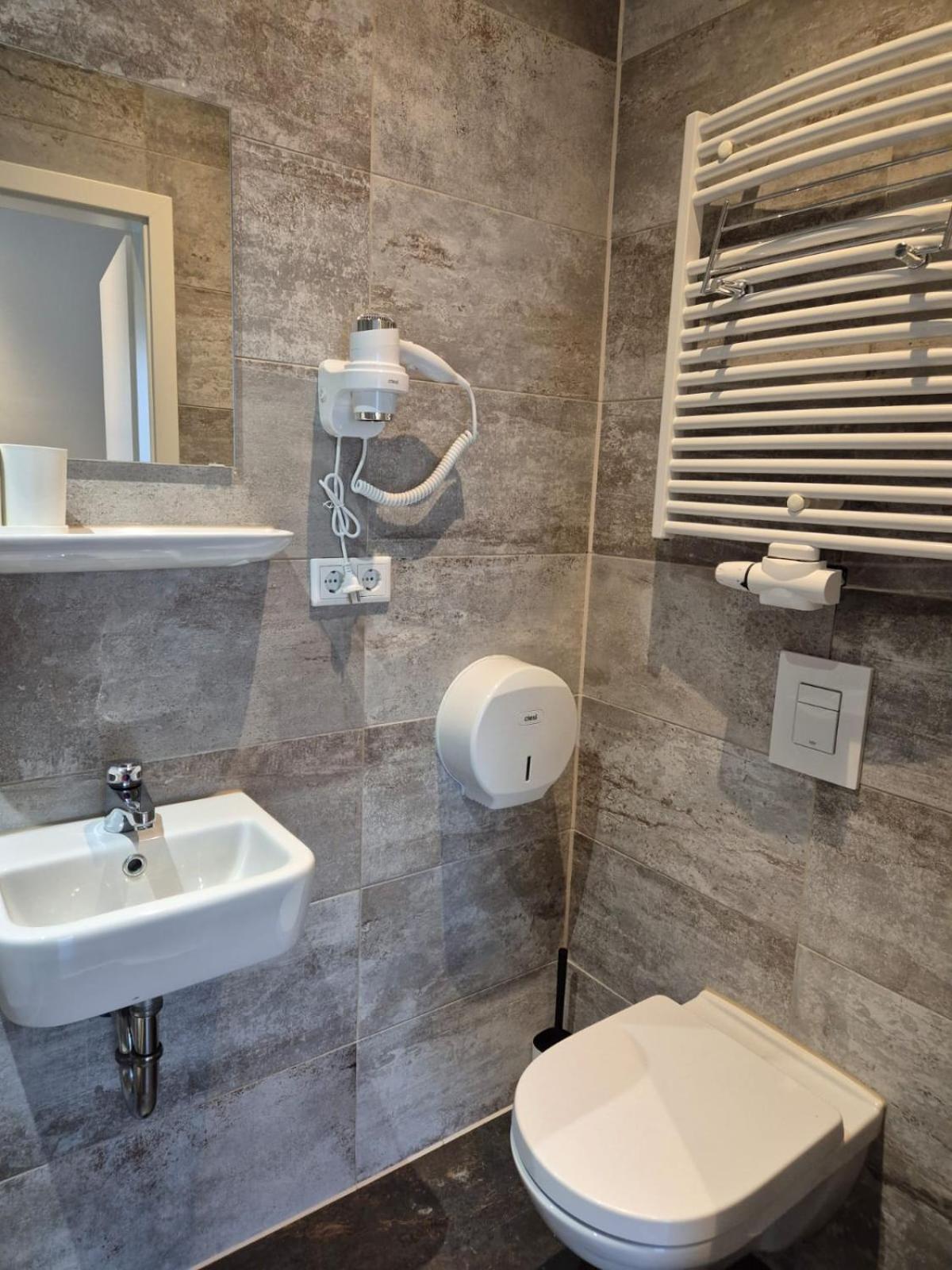 Hotel La Station Luxembourg Bagian luar foto