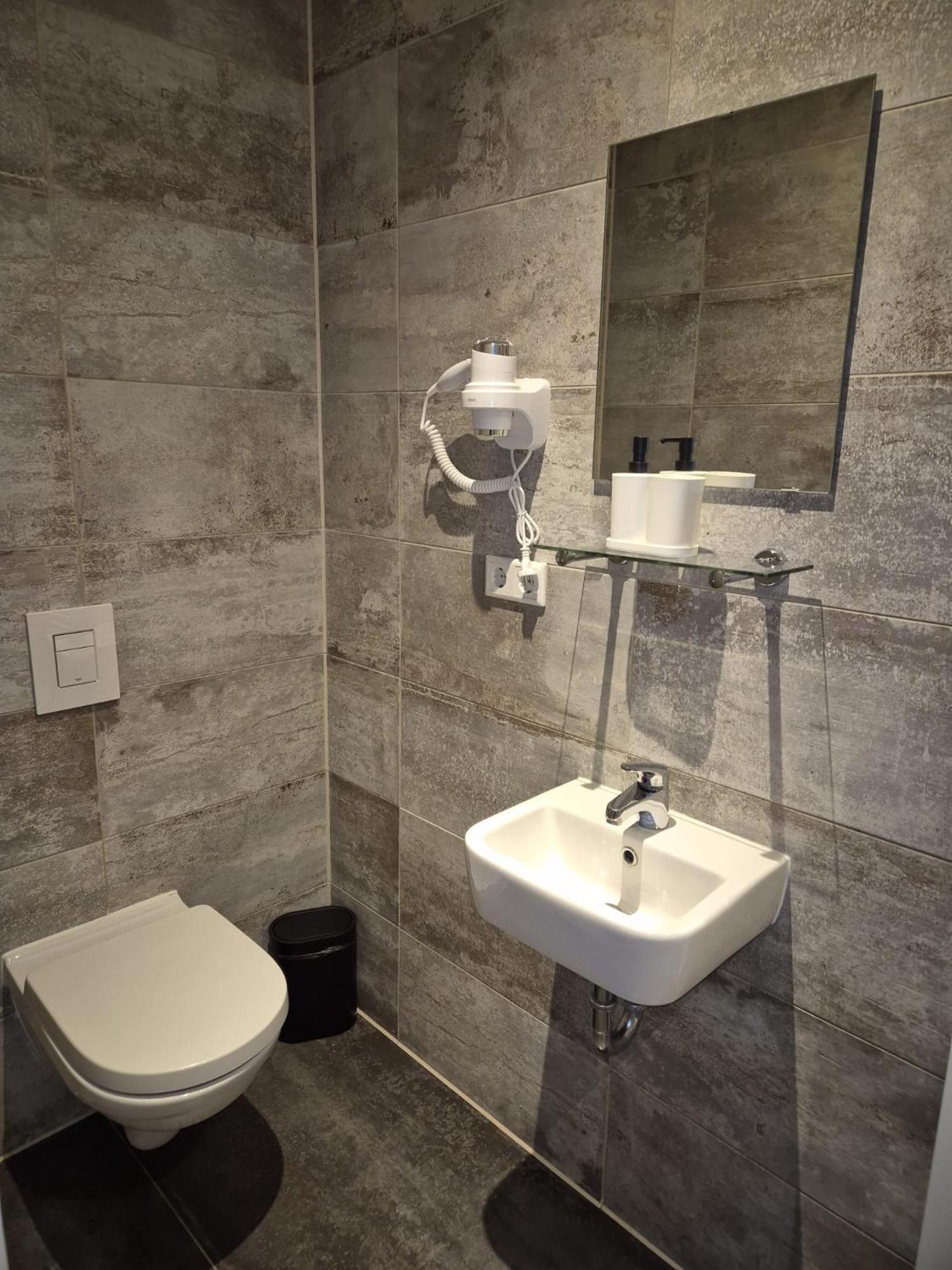 Hotel La Station Luxembourg Bagian luar foto